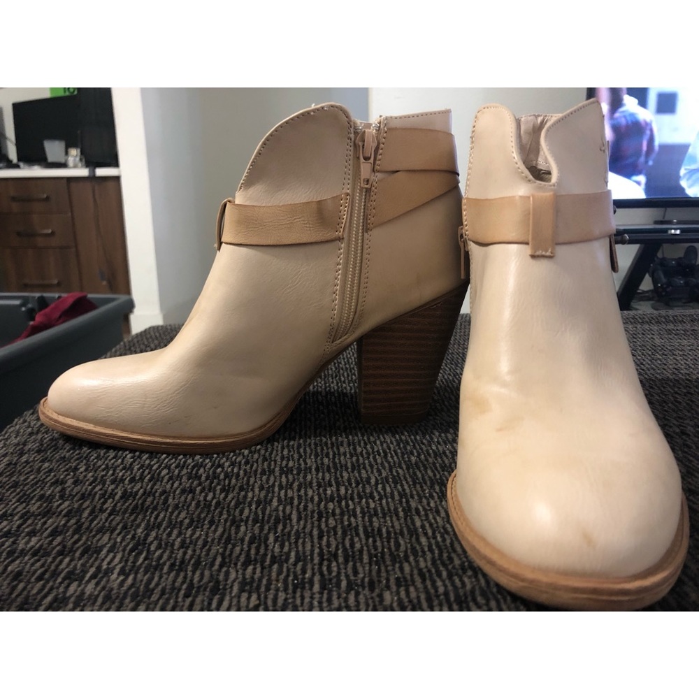Francesca’s Light Tan Booties